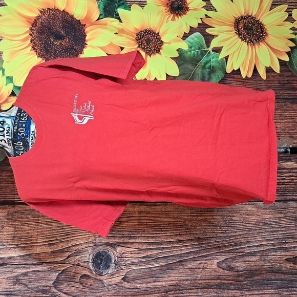 Red t-shirt Tees - Short Sleeve/Shirts, Size L for Men - Picture 1 of 3